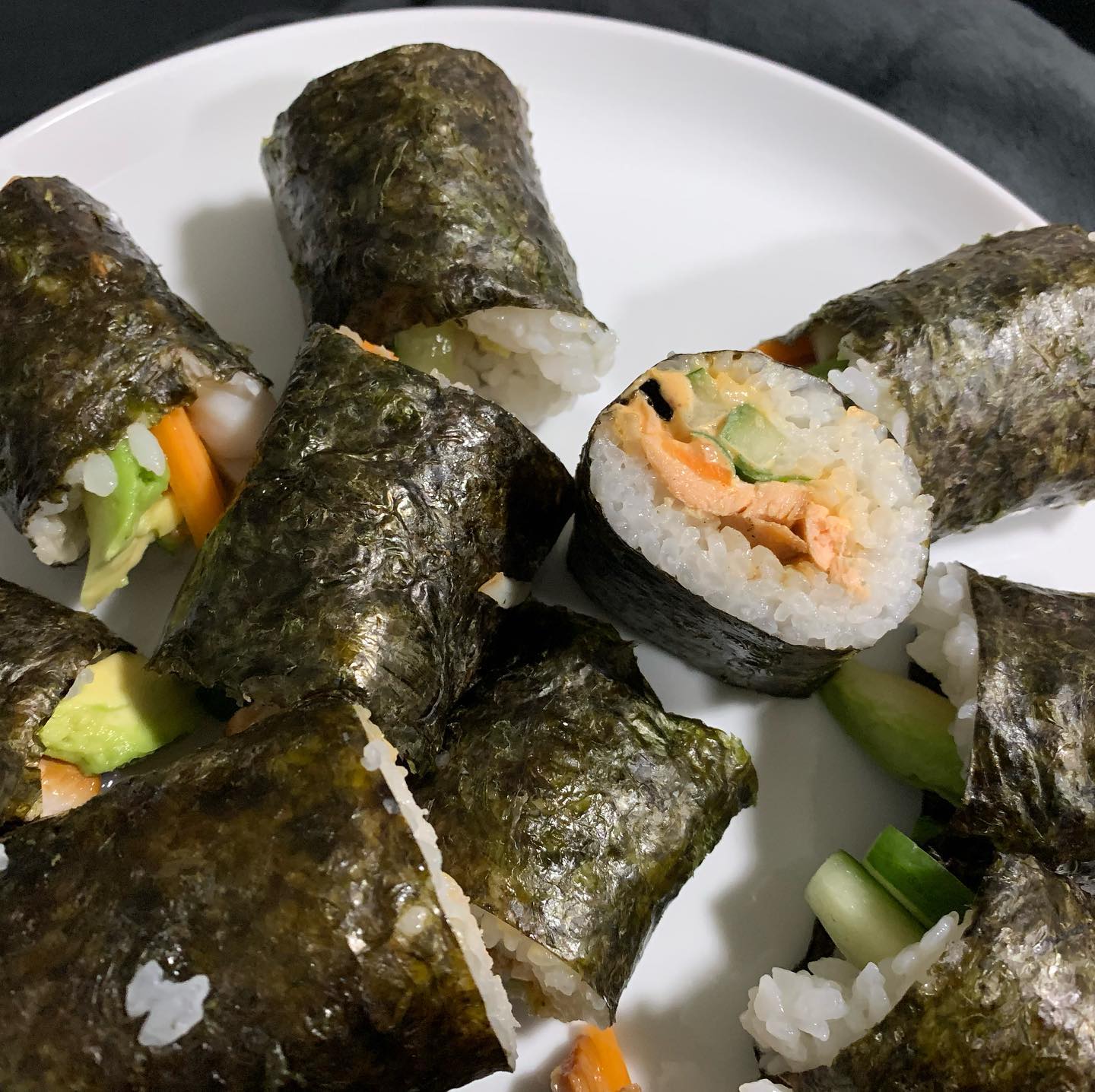 Homemade sushi without raw fish. Used smoked trout fillet and grilled some miso-glazed salmon.
#sushimaking #homemade