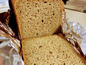 angeschnittenes brot krume