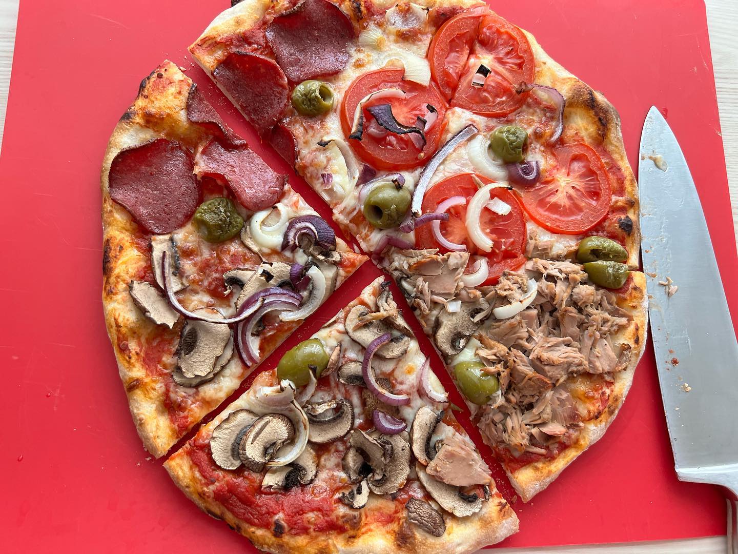 Reworked my pizza dough recipe, put it on the blog. #foodblogger #dillspitzen #pizza
https://www.dillspitzen.net/2022/05/pizzateig-redux/
