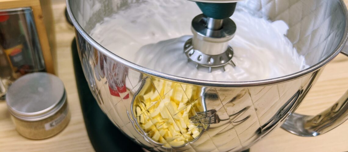 swiss meringue buttercreme herstellen