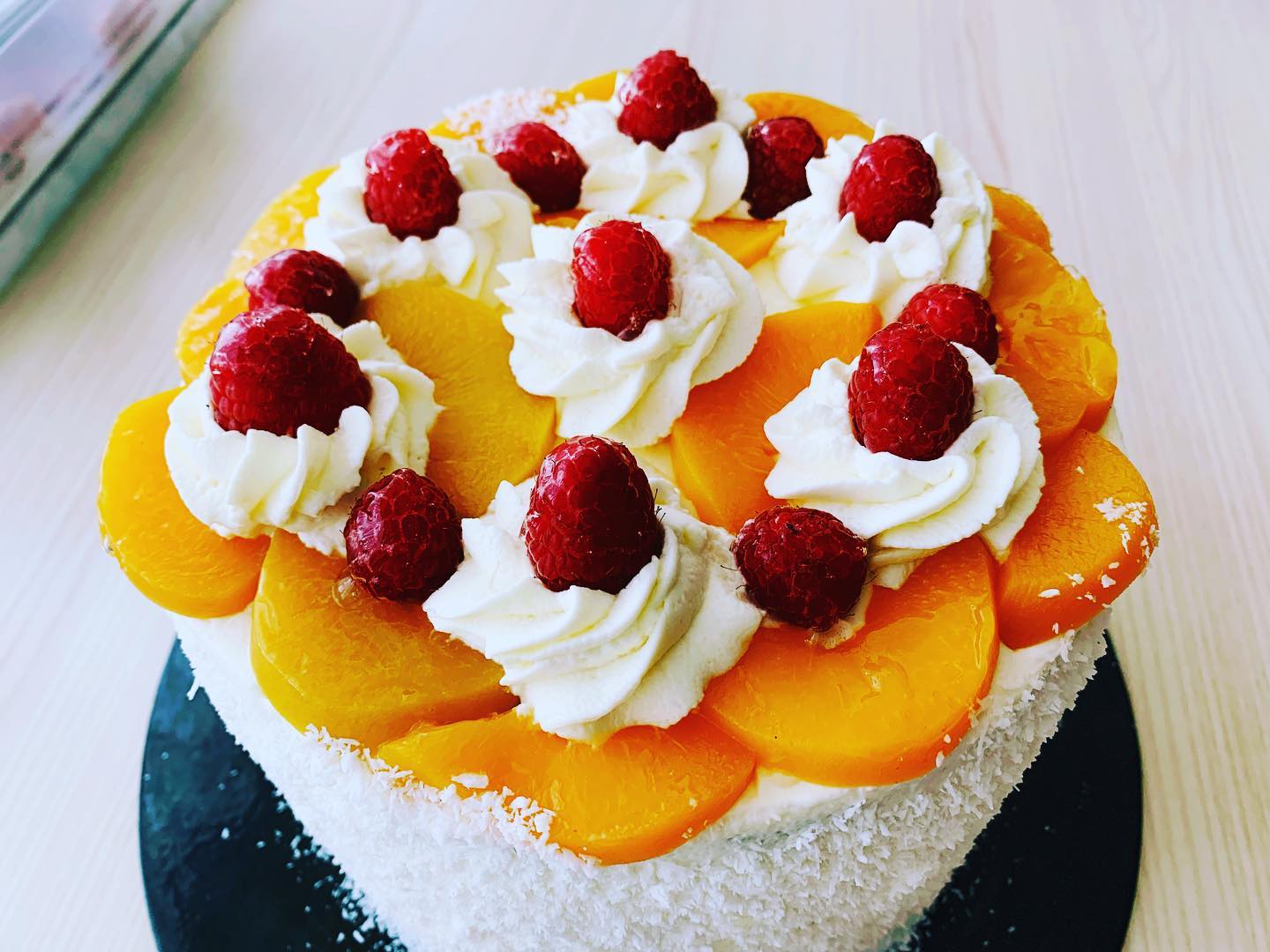 I baked my mother a cake for mothers day (peaches, raspberries, mascarpone cream) and finally the recipe is now on the blog. #dillspitzen #foodblogger #cakebaking
https://www.dillspitzen.net/2022/05/muttertagstorte-2022/