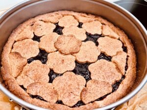 linzer torte gebacken in der form